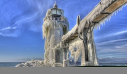 Hình ảnh kỳ dị và siêu thực của những “lâu đài băng” ở Ngũ Đại Hồ