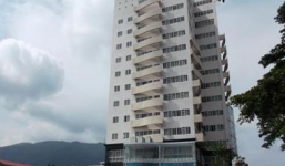 Sinh viên “rớt tim” vì thang máy rơi tự do