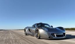 Hennessy Venom GT : Kỷ lục gia tốc độ mới