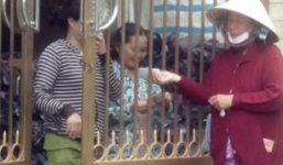 Trúng 8 tỷ độc đắc, dân ùn ùn kéo đến xin tiền