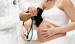 Đẻ ra sỏi sau 4 năm mang thai