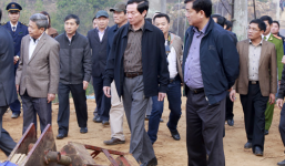 Đoàn điều tra vụ sập cầu họp kín với UBND huyện Tam Đường