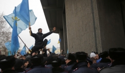 Ukraine: Trụ sở chính phủ ở Crimea bị chiếm giữ