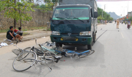 Đi học bị xe tông, một HS chết, hai bị thương nặng