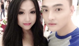 Phi Thanh Vân 'cưa sừng làm nghé' bên trai trẻ