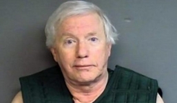 Giáo viên 72 tuổi thủ dâm trước mặt học sinh và đồng nghiệp