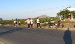 Đi học về, một học sinh bị đâm trọng thương