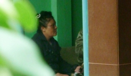 'Thánh cô' vừa hát vừa... diệt trừ ma ác