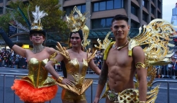 Cận cảnh lễ hội đồng tính lớn nhất thế giới