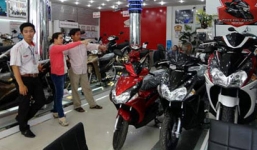 Dồn dập tung xe máy giá rẻ hút khách thời ế ẩm