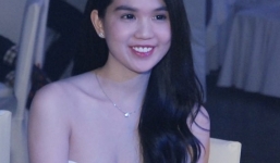 Ngọc Trinh diện váy khoét ngực táo bạo lộ vòng 1 thiếu săn gọn