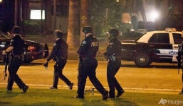 Bị bắt vì dám cả gan 'đi bậy' vào cảnh sát