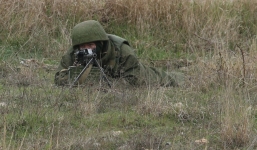 Khủng hoảng Ukraine: Nga nổ phát súng cảnh cáo đầu tiên