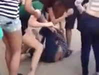 Vụ đánh hội đồng hotgirl: Nữ sinh cầm đầu đã trình diện