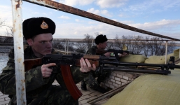 Nga tự bắn chìm tàu chặn hải quân Ukraine