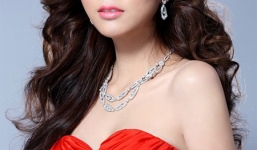 Hoa hậu Diễm Hương chính thức bị cấm diễn toàn quốc