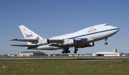 Truy đuổi chủ hụi bằng... máy bay