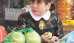 Người phụ nữ đeo 100 cây vàng: Đeo vàng không phải để trừ tà