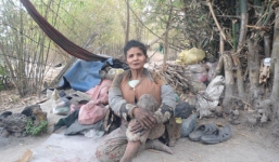 Người đàn bà 20 năm bỏ nhà sống ở... bụi tre vì ám ảnh bị “cõi âm dọa giết”