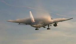 Máy bay Malaysia nghi phát nổ trên không