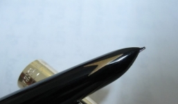 Một học sinh bị cây bút đâm gần tới ruột