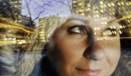 Gắn bạch kim trái tim vào mắt để nổi trội hơn