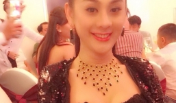 Lâm Chi Khanh lấp ló vòng 1 đi biểu diễn ở bar