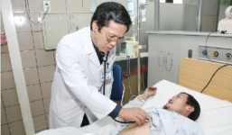 Ăn nấm lạ, 5 người nguy kịch