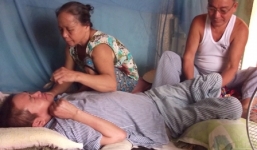 Gia cảnh người mẹ nghèo 9 năm nuôi con bại não