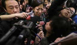 Người nhà nạn nhân máy bay mất tích: “Tất cả người Malaysia là những kẻ nói dối”