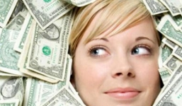 Đại gia Việt đưa hết tiền cho vợ giữ