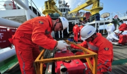 Trung Quốc gửi đội tàu khủng tới lãnh hải Việt Nam tham gia tìm kiếm máy bay mất tích