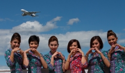 Cận cảnh các nữ tiếp viên xinh đẹp của Malaysia Airlines 