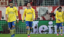 Bayern 1-1 Arsenal: Pháo thủ rời Champions League, Ozil nghỉ hết tháng