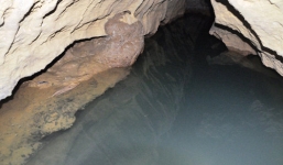  Bí ẩn dòng sông ngầm không bao giờ cạn ở Hòa Bình