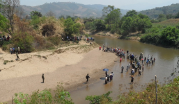 Phát hiện nhiều học sinh chết lâu ngày dưới suối?