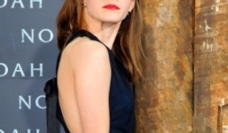 Nữ diễn viên phim Harry Potter xuất hiện quyến rũ trong buổi công chiếu phim