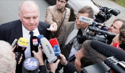 Bayern Munich tiếp tục nhận tin buồn: Uli Hoeness lĩnh án tù