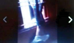 Clip: Trốn học chơi game, nam thanh niên bị xích chân treo ngược người rồi đánh tới tấp 