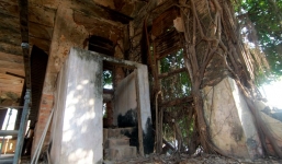 Cận cảnh hoang tàn của Di tích quốc gia 300 năm tuổi