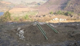 Đôi nam nữ buộc chặt vào nhau rồi ăn lá ngón tự tử