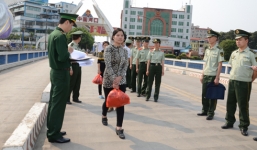 Lừa bán cả người nước ngoài