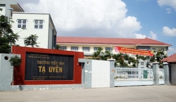 Học sinh lớp 2 bị cô giáo đánh tím đùi