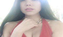 Trà Ngọc Hằng xinh đẹp với váy cưới