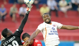 Thủ thành Quốc Thiện Esele đưa Tấn Trường vào dĩ vãng?