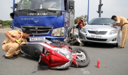 Xe to đụng xe bé, lỗi thuộc về ai?