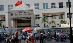 Bé trai sơ sinh của người mẹ thiểu năng bị bắt cóc