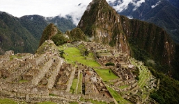 Du khách khỏa thân tại Machu Picchu bị bảo vệ rượt đuổi