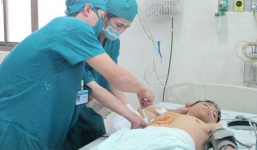 Bản tin 113 - chiều 19/3: Sang đường, bị ôtô 'ủi' văng hàng chục mét