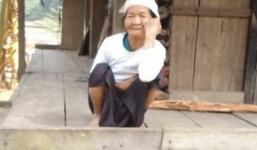 Kỳ lạ văn hóa tặng quan tài để tỏ lòng hiếu thảo với cha mẹ